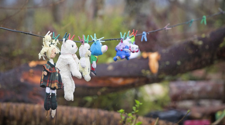 O δικός τους θησαυρός -Αντικείμενα που μαζεύουν οι Φιλιππινέζοι για να ξαναρχίσουν τη ζωή τους μετά τον Χαϊγιάν [εικόνες] | iefimerida.gr 2