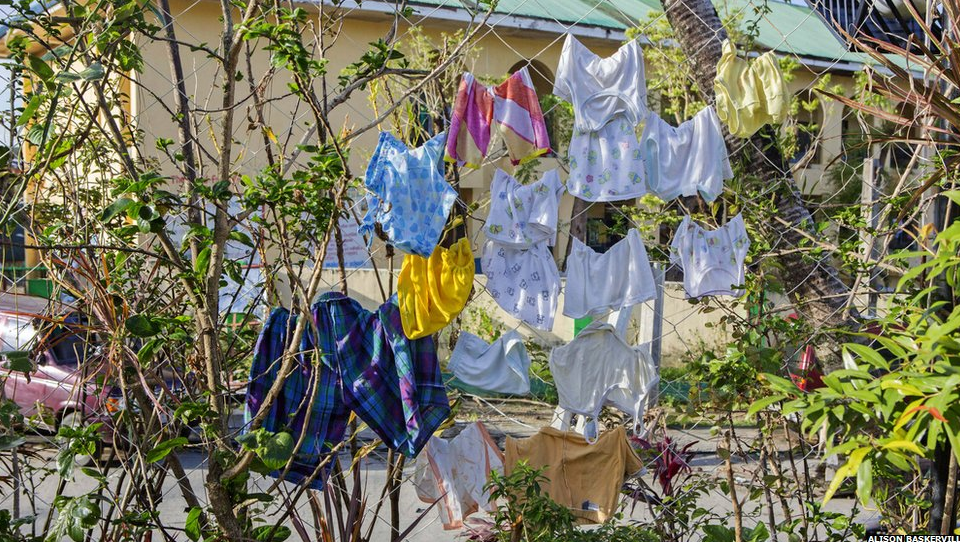 O δικός τους θησαυρός -Αντικείμενα που μαζεύουν οι Φιλιππινέζοι για να ξαναρχίσουν τη ζωή τους μετά τον Χαϊγιάν [εικόνες] | iefimerida.gr 4