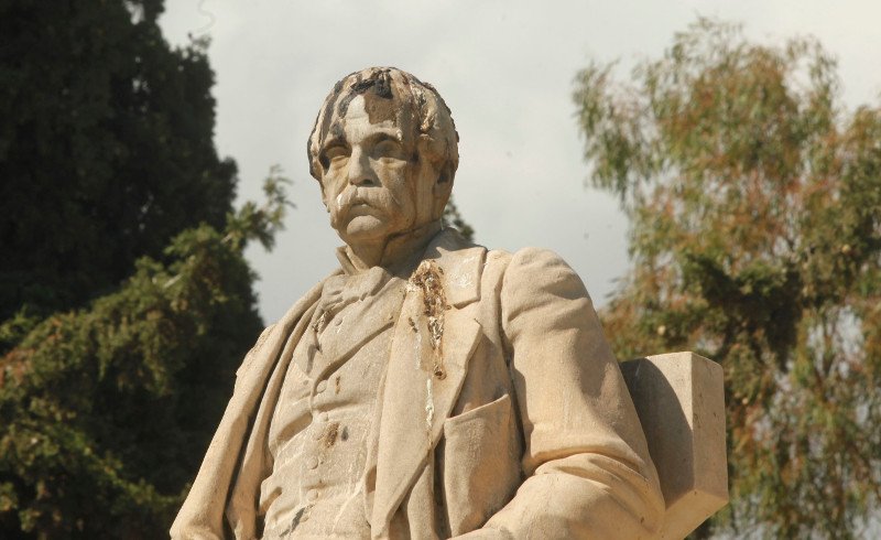 Βεβήλωσαν τον τάφο του εθνικού ευεργέτη Γεωργίου Αβέρωφ [εικόνες] | iefimerida.gr 1