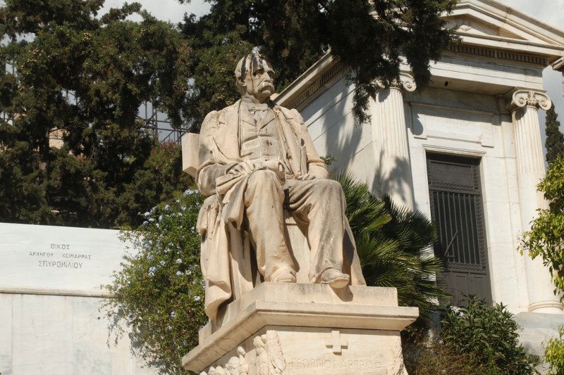 Βεβήλωσαν τον τάφο του εθνικού ευεργέτη Γεωργίου Αβέρωφ [εικόνες] | iefimerida.gr 3