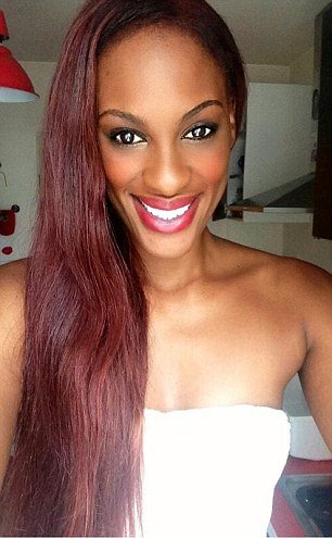 Ποδοσφαιριστής είπε στην κοπέλα του ότι πάει διακοπές και παντρεύτηκε κρυφά άλλη γυναίκα στο Παρίσι [εικόνες] | iefimerida.gr 1