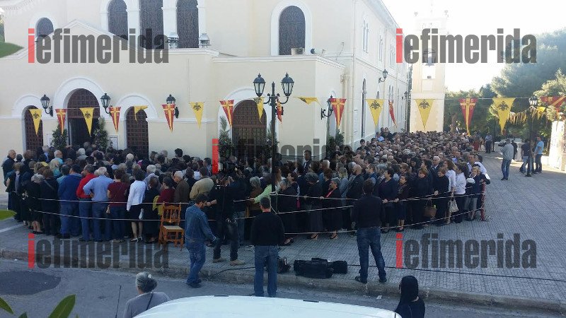 Λαοθάλασσα και αναμονή ωρών: Πάνω από 200.000 πιστοί προσκύνησαν τα λείψανα της Αγίας Βαρβάρας [εικόνες] | iefimerida.gr 5