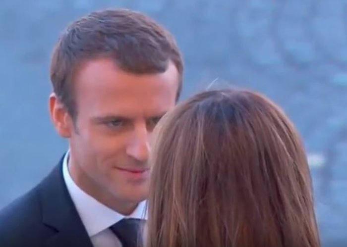 Οταν ο Μακρόν «κάρφωσε» με το βλέμμα του τη Μελάνια -Τους κοίταγε η Μπριζίτ [εικόνες & βίντεο] | iefimerida.gr 1