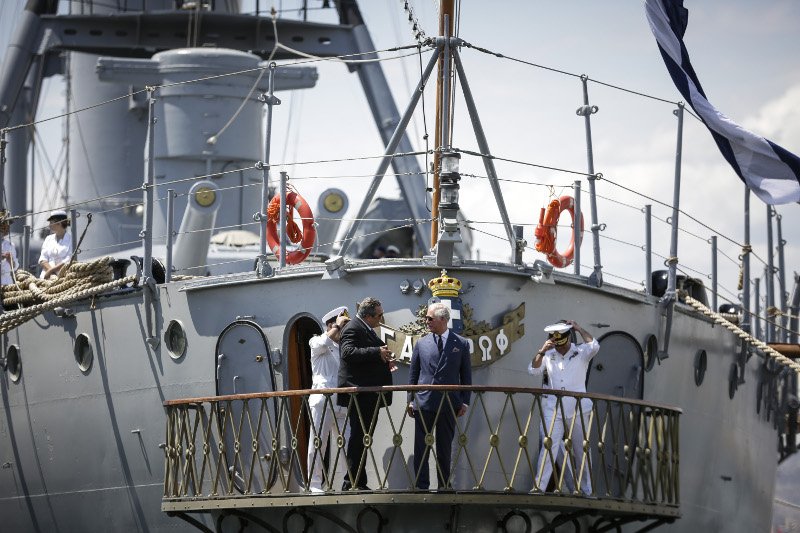 Στο θωρηκτό «Αβέρωφ» ο Κάρολος -Επισκέφθηκε και την τριήρη «Ολυμπιάς» [εικόνες] | iefimerida.gr 0