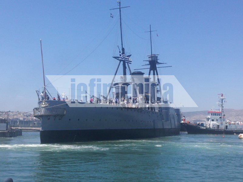 Το θωρηκτό «Αβέρωφ» επέστρεψε στον Φλοίσβο [εικόνες & βίντεο] | iefimerida.gr 4