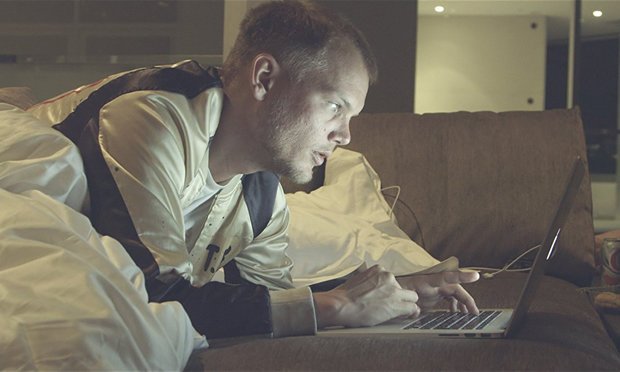 Ποιος ήταν ο DJ Avicii που έφυγε ξαφνικά στα 28 του -Το προφητικό ντοκιμαντέρ για τη ζωή του [βίντεο] | iefimerida.gr 1