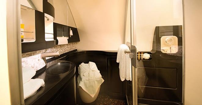 Πορσελάνες, χαβιάρι και λινά σεντόνια -Στο αεροπλάνο με 66.000 ευρώ το εισιτήριο [εικόνες & βίντεο] | iefimerida.gr 2