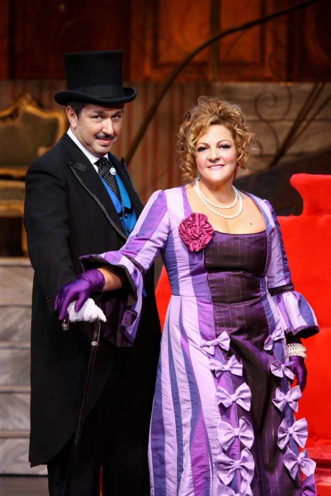 Κατεβαίνει η παράσταση «Ψύλλοι στα αφτιά» στο θέατρο Αλίκη λόγω της έκρηξης [εικόνες] | iefimerida.gr 0