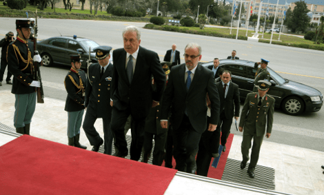 Ο Αβραμόπουλος «έκοψε» τον προκλητικό εθνικό ύμνο της ΠΓΔΜ -Πρώτη επίσκεψη Σκοπιανού υπουργού Αμυνας στο ΥΕΘΑ | iefimerida.gr 0