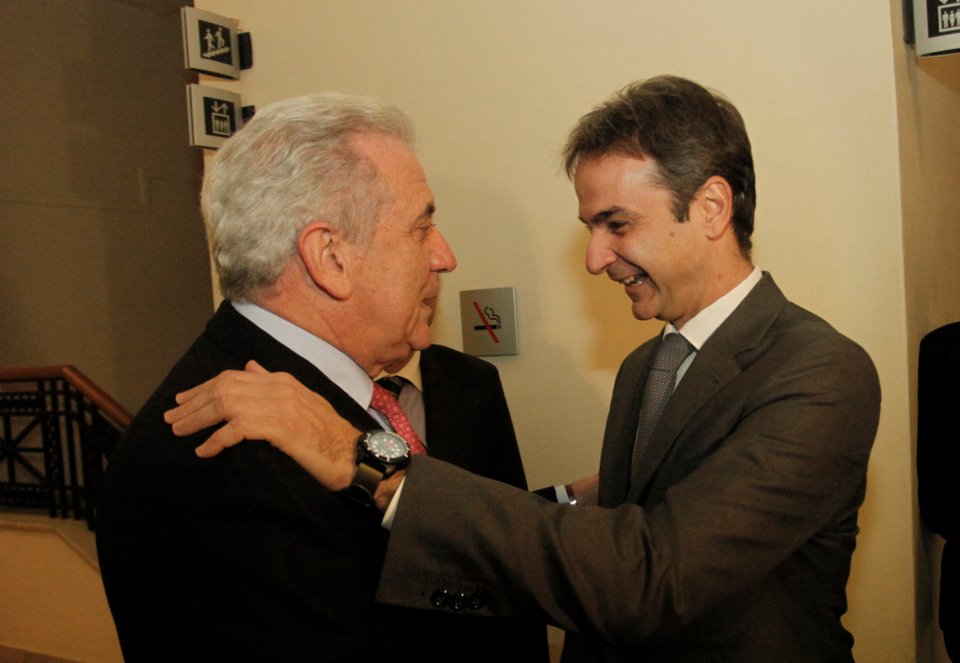 Μητσοτάκης: Δημήτρη, έχουμε εξαιρετικές σχέσεις -Αβραμόπουλος: Σε στηρίζω [εικόνες & βίντεο] | iefimerida.gr 0