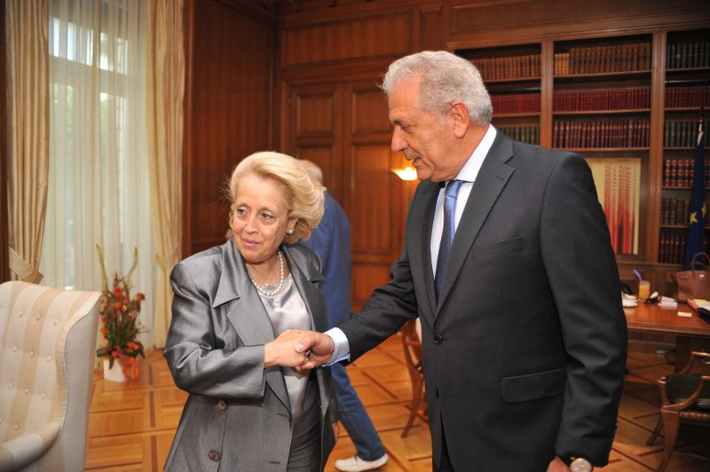 Αβραμόπουλος: Η Ε.Ε. είναι στο πλευρό της Ελλάδας για το μεταναστευτικό | iefimerida.gr 1
