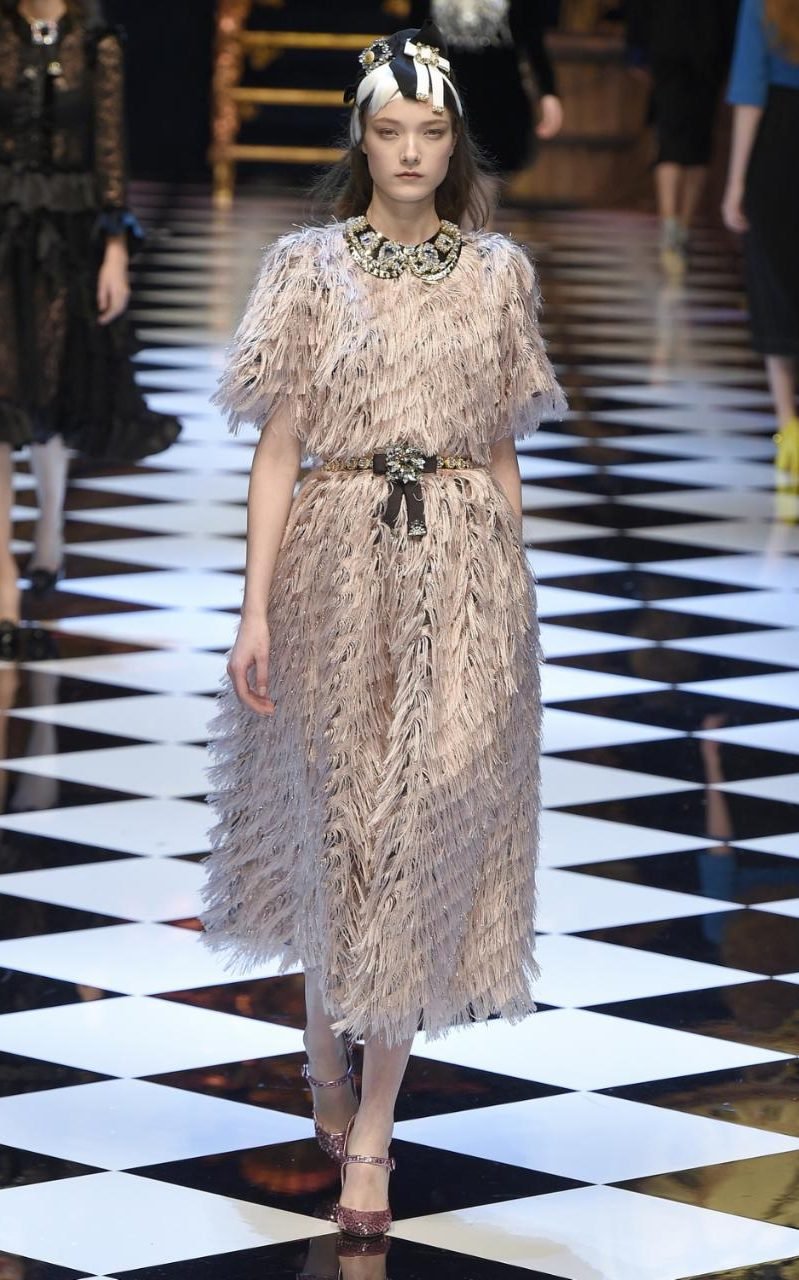 Γιατί η παραμυθένια συλλογή των Dolce & Gabbana κατέπληξε τους πάντες στο Μιλάνο [εικόνες] | iefimerida.gr 1