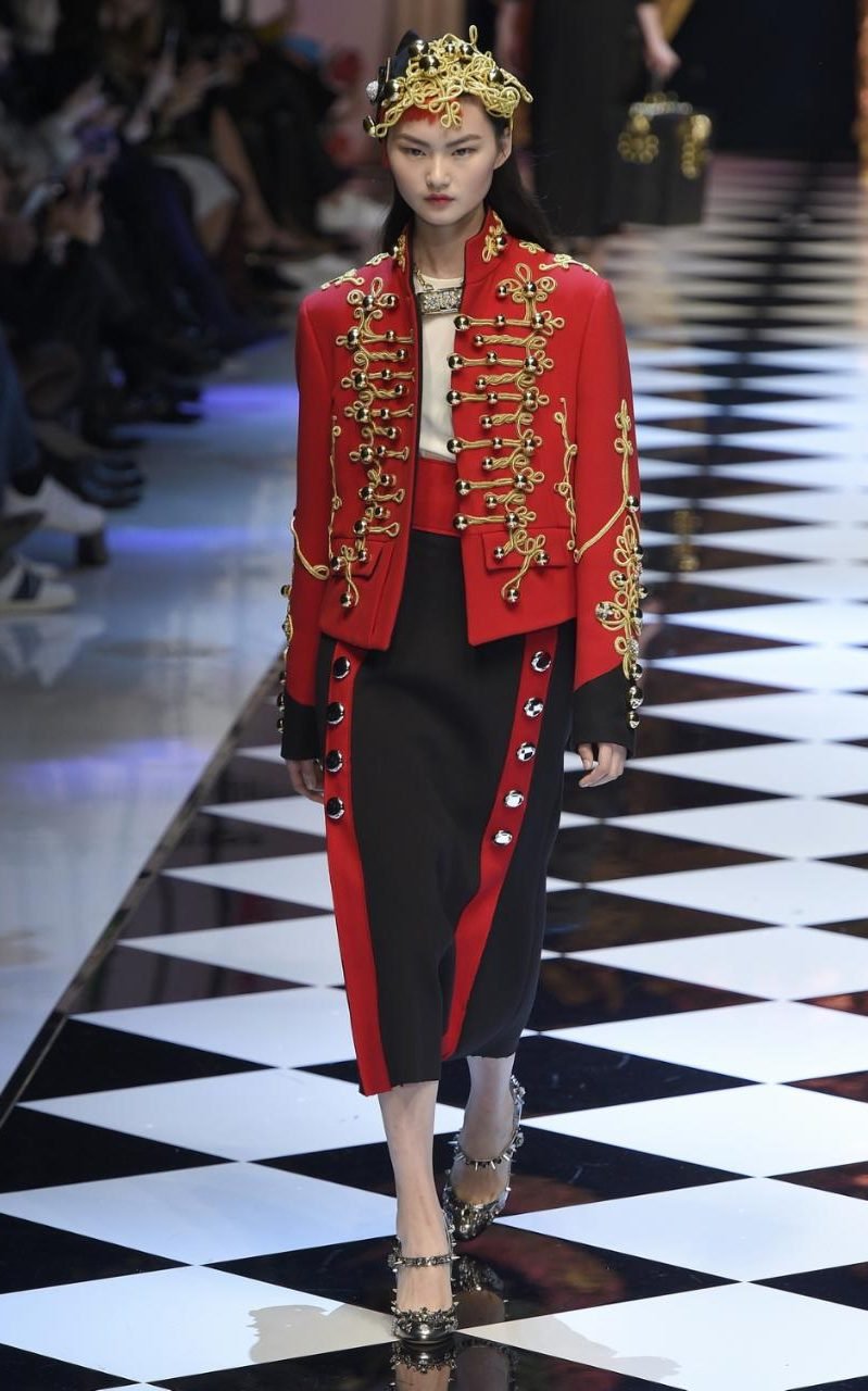 Γιατί η παραμυθένια συλλογή των Dolce & Gabbana κατέπληξε τους πάντες στο Μιλάνο [εικόνες] | iefimerida.gr 3