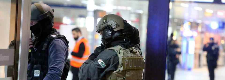 Γερμανία: Με ψυχικά προβλήματα ο δράστης της επίθεσης με τσεκούρι στο Ντίσελντορφ | iefimerida.gr 2
