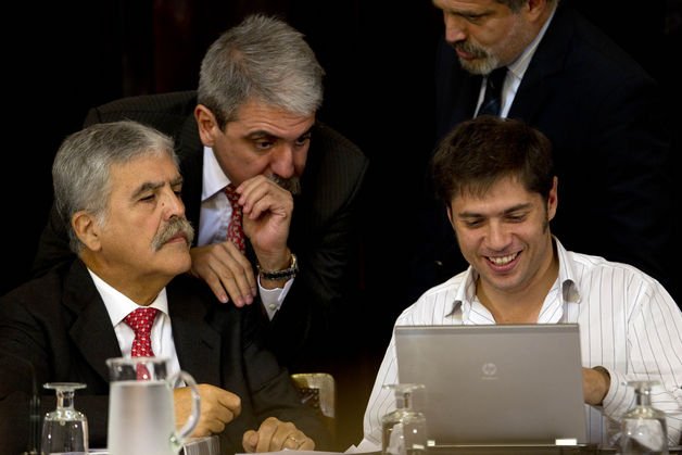 Ο ροκ και κρατιστής νέος υπουργός Οικονομικών της Αργεντινής που εξοργίζει τις αγορές [εικόνες] | iefimerida.gr 4