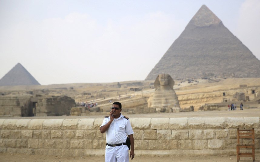 Τα έρημα αξιοθέατα -Αδειασαν από τουρίστες μετά από τις τρομοκρατικές επιθέσεις [εικόνες] | iefimerida.gr 9