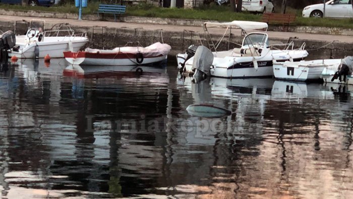 Αχλάδι: Αυτοκίνητο έπεσε στη θάλασσα -Μόνο η κεραία του φαινόταν [εικόνες] | iefimerida.gr 2