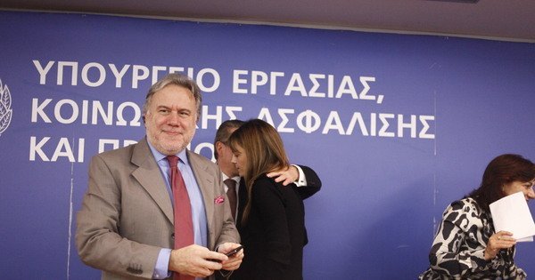 Κατρούγκαλος: Βρόμικος πόλεμος ενάντια σε εμένα και την Αχτσιόγλου | iefimerida.gr 0