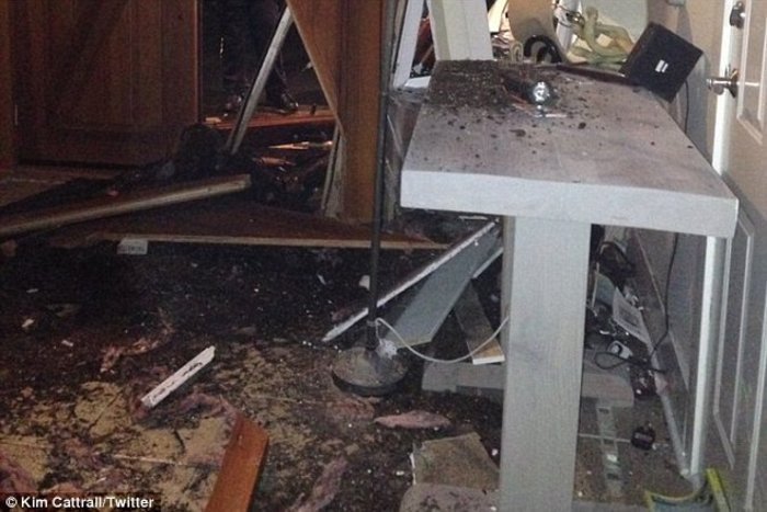 16χρονος καρφώθηκε με το αμάξι του στο σπίτι της «Σαμάνθα» από το Sex & The City -Το έκανε ρημαδιό [εικόνες]  | iefimerida.gr 2