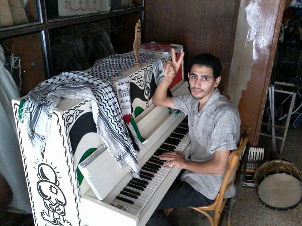 Ο πιανίστας του πολέμου: Ο άνδρας που έπαιζε στα χαλάσματα της Συρίας -Το επικίνδυνο ταξίδι του προς την Ελλάδα [εικόνες & βίντεο] | iefimerida.gr 2