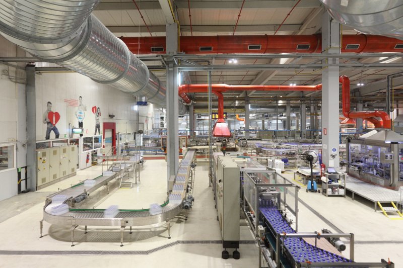 Επένδυση 8 εκατ. ευρώ από την Coca-Cola Τρία Έψιλον στη μονάδα εμφιάλωσης του νερού ΑΥΡΑ στο Αίγιο | iefimerida.gr 0