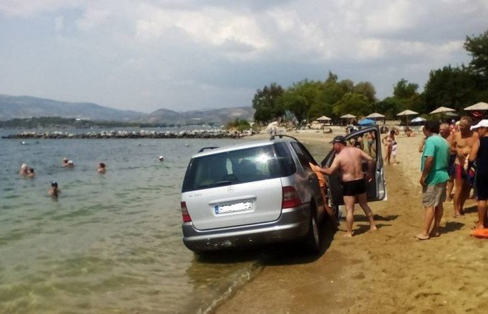 Αυτοκίνητο κατέληξε σε παραλία της Μαγνησίας-Δίπλα σε λουόμενους [εικόνες]  | iefimerida.gr 0
