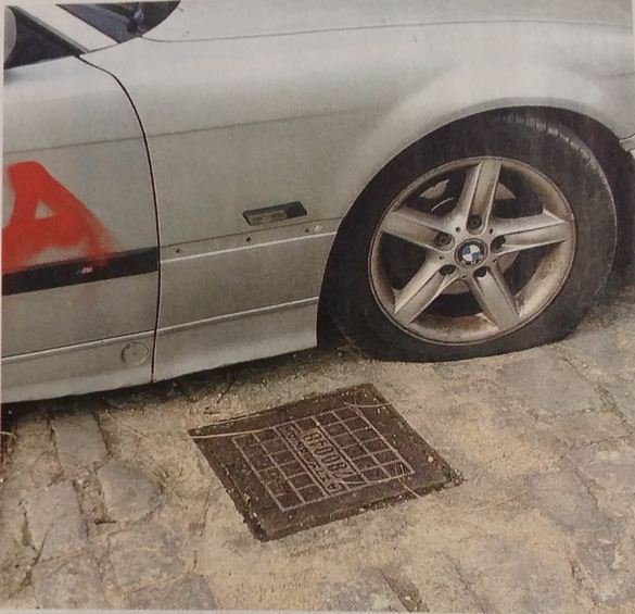 Βανδάλισαν αυτοκίνητο καθηγητή πανεπιστημίου στην Ξάνθη [εικόνες] | iefimerida.gr 0