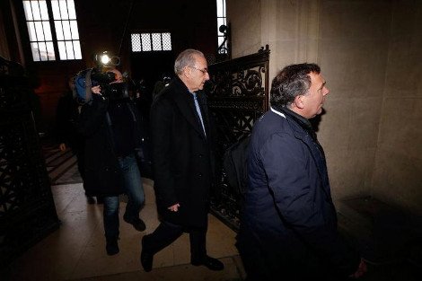 Αυτός είναι ο γυναικολόγος της Κάρλα Μπρούνι που βίαζε τις ασθενείς του -Συγκλονιστικές μαρτυρίες [εικόνες] | iefimerida.gr 0