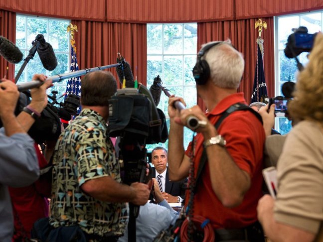 Το 24ωρο του Ομπάμα -Μπάσκετ, συναντήσεις, χαιρετούρες και αγκαλιές με τη Μισέλ [εικόνες]    | iefimerida.gr 8