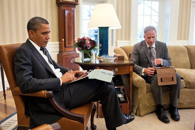 Το 24ωρο του Ομπάμα -Μπάσκετ, συναντήσεις, χαιρετούρες και αγκαλιές με τη Μισέλ [εικόνες]    | iefimerida.gr 2