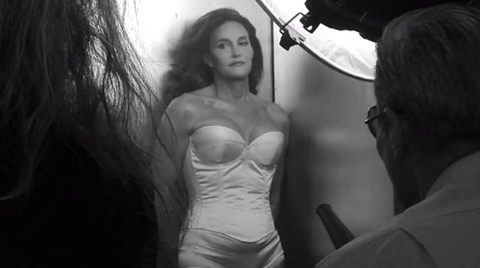 Ο Μπρους Τζένερ συστήνεται ως... Κέιτλιν στο εξώφυλλο του Vanity Fair [εικόνες&βίντεο] | iefimerida.gr 1