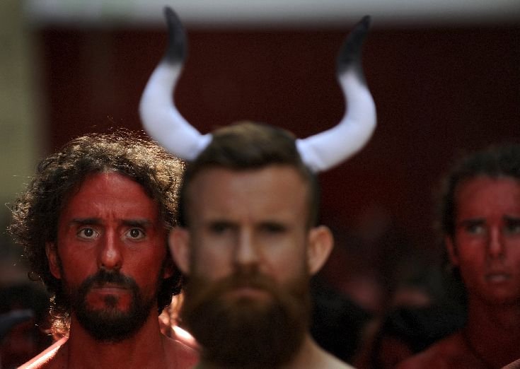 Οι δρόμοι της Παμπλόνα γέμισαν με «ματωμένα» κορμιά – Μια διαφορετική διαμαρτυρία κατά των ταυρομαχιών [εικόνες]  | iefimerida.gr 5