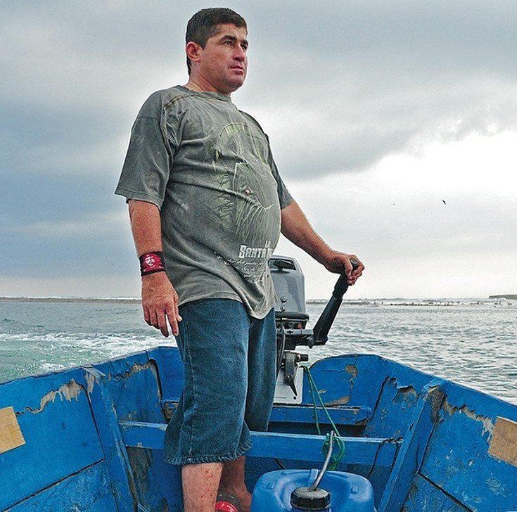 Ασύλληπτο: Επλεε στον ωκεανό με το πτώμα του φίλου του – Διασώθηκε 14 μήνες μετά [εικόνες]  | iefimerida.gr 5