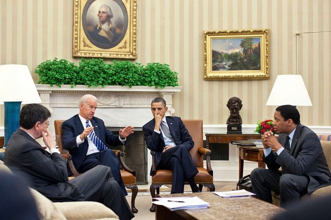 Το 24ωρο του Ομπάμα -Μπάσκετ, συναντήσεις, χαιρετούρες και αγκαλιές με τη Μισέλ [εικόνες]    | iefimerida.gr 7