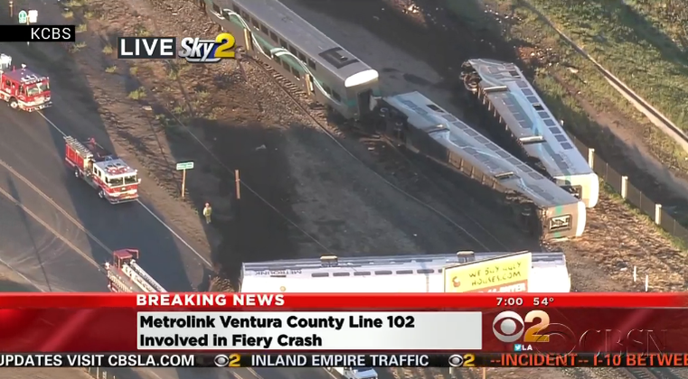 Τρομακτική σύγκρουση τρένου με φορτηγό – 30 τραυματίες [εικόνες] | iefimerida.gr 2