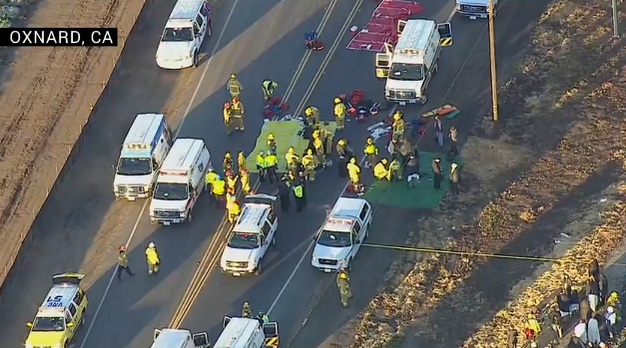 Τρομακτική σύγκρουση τρένου με φορτηγό – 30 τραυματίες [εικόνες] | iefimerida.gr 0