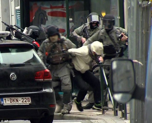 Ο Σαλάχ Αμπντεσλάμ ετοίμαζε επίθεση και στις Βρυξέλλες [εικόνα & βίντεο] | iefimerida.gr 0