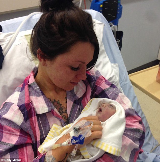 Εζησε μόλις 100 λεπτά και χάρισε ζωή -Η συγκινητική ιστορία του νεότερου δωρητή οργάνων [εικόνες] | iefimerida.gr 1