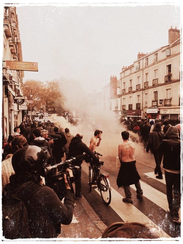 Χάος στη Γαλλία -Συγκρούσεις της αστυνομίας με διαδηλωτές [εικόνες] | iefimerida.gr 4