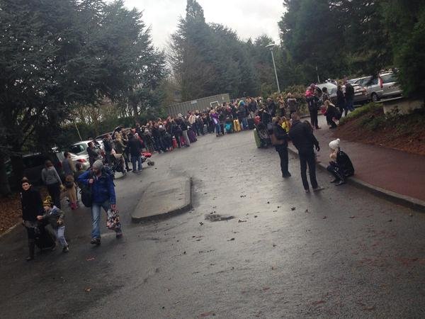 Εκκενώθηκε η Euro Disney, ένα φαρμακείο και μία συναγωγή -Η μυστηριώδης γυναίκα που ισχυρίστηκε ότι είναι η καταζητούμενη Μπουμεντιέν [εικόνες] | iefimerida.gr 2