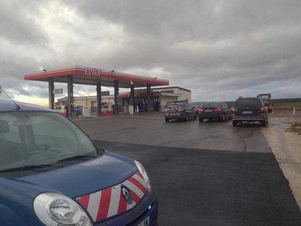 Ασύλληπτοι  οι μακελάρηδες του Charlie Hebdo -Καρέ-καρέ η επιχείρηση εντοπισμού τους στο τεράστιο δάσος που έχει το μέγεθος του Παρισιού [εικόνες & βίντεο] | iefimerida.gr 0