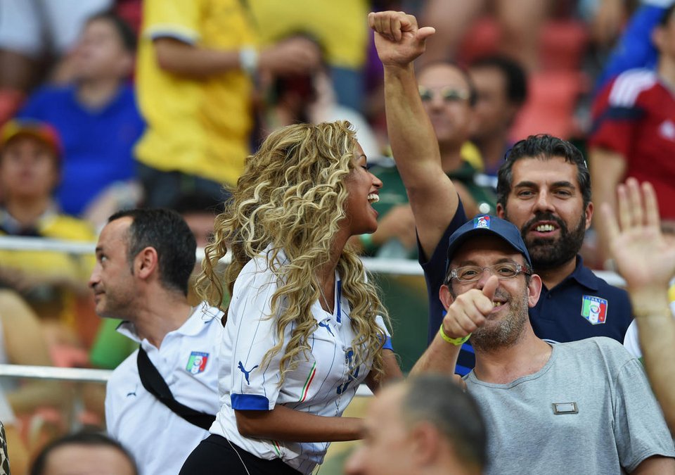 Ο Μπαλοτέλι έβαζε γκολ στο γήπεδο και η αγαπημένη του... σκόραρε στην κερκίδα [εικόνες] | iefimerida.gr 1