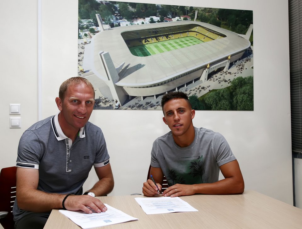 Μπουονανότε για δύο χρόνια στην ΑΕΚ - «Να ανταποδώσω την αγάπη του κόσμου» [εικόνες] | iefimerida.gr 5