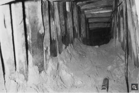 Οι δέκα εντυπωσιακότερες αποδράσεις από το Τείχος του Βερολίνου [εικόνες] | iefimerida.gr 7