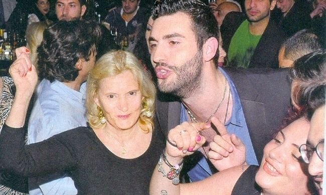 Η νυν (Αντωνία Καλλιμούκου) και η πρώην του αδελφού της Μενεγάκη ξεκατινιάζονται στο Διαδίκτυο [εικόνες] | iefimerida.gr 25