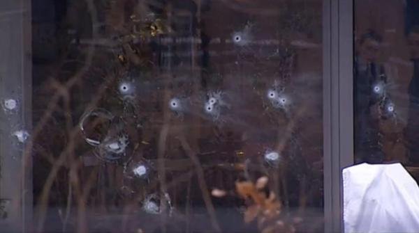 Τρόμος στην Κοπεγχάγη: Μασκοφόροι άνοιξαν πυρ σε εκδήλωση σατιρικού σκιτσογράφου του Μωάμεθ -Ενας νεκρός [εικόνες &amp; βίντεο] | iefimerida.gr 1