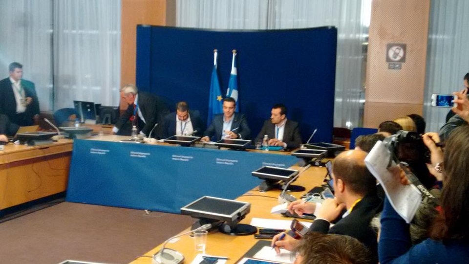 «Περιμένουμε έναν... σούπερ σταρ», έγραφαν δημοσιογράφοι για τον Τσίπρα [εικόνες] | iefimerida.gr 5