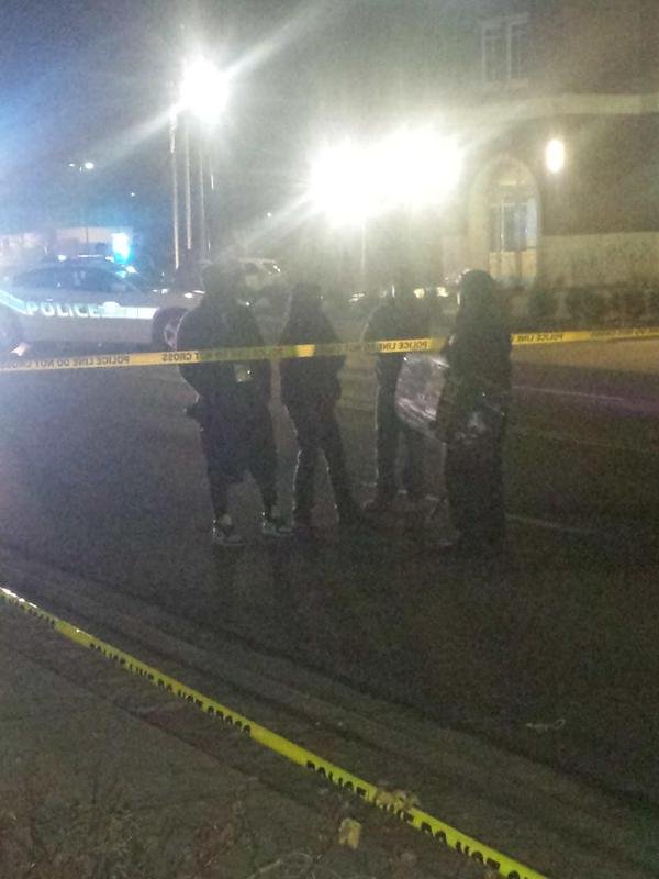 Χάος ξανά στο Φέργκιουσον: Διαδηλωτές πυροβόλησαν αστυνομικούς έξω από το Τμήμα [βίντεο & εικόνες] | iefimerida.gr 2