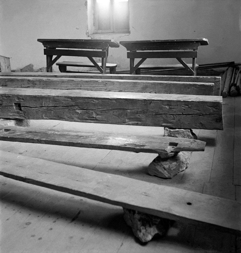 Mια λοξή τάξη αναδύεται στο αίθριο του Μπενάκη [εικόνες] | iefimerida.gr 3