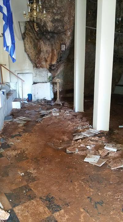 Κεφαλονιά: Ο χείμαρρος παρέσυρε την εικόνα της Αγίας Βαρβάρας μέσα από τον ναό [εικόνες]  | iefimerida.gr 5